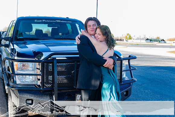 20260425-red_prom_grad-65-DSC_99049904-8256 x 5504