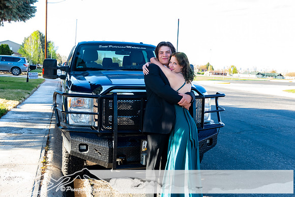 20260425-red_prom_grad-69-DSC_99089908-8256 x 5504