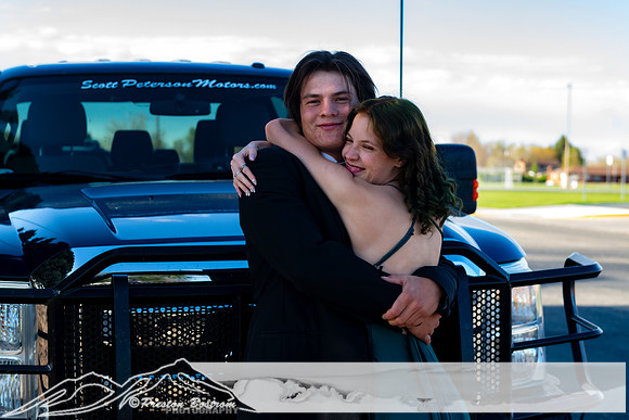 20260425-red_prom_grad-74-DSC_99139913-8256 x 5504