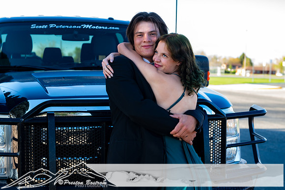 20260425-red_prom_grad-73-DSC_99129912-8256 x 5504