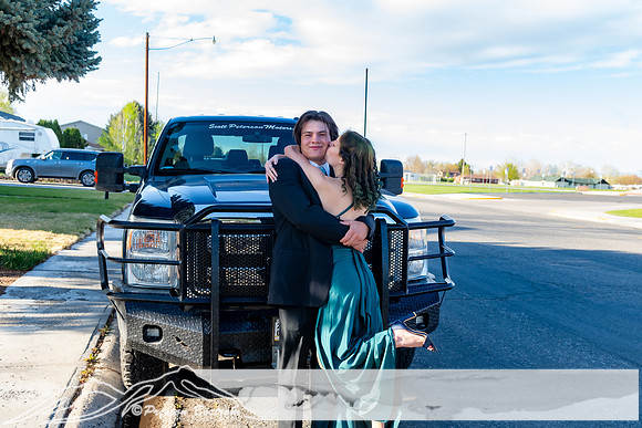 20260425-red_prom_grad-78-DSC_99179917-8256 x 5504