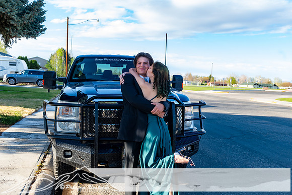 20260425-red_prom_grad-79-DSC_99189918-8256 x 5504