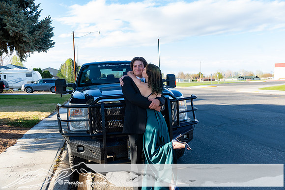 20260425-red_prom_grad-80-DSC_99199919-8256 x 5504